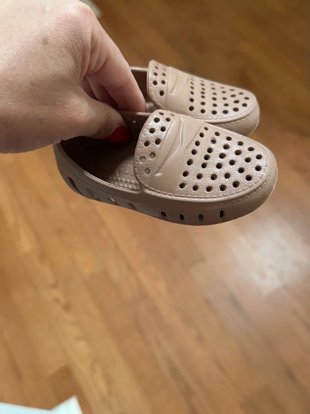 Great Condition Toddler Floafers Breathable Water Slip-On Shoes in Tan